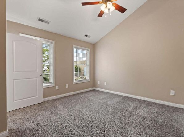 lexington-kentucky-446956486 picture