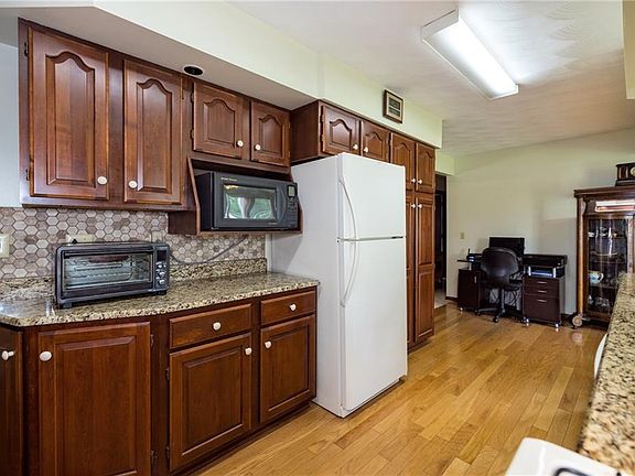 5th image of 10088 Reese Dr