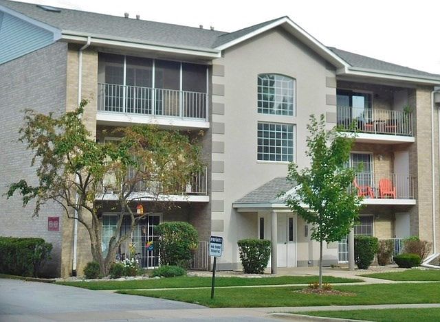1st image of 9158 W 95th St APT 3A
