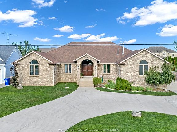 2nd image of 376 Elmstead Rd