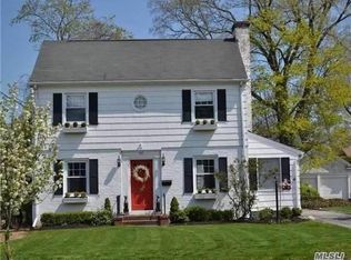 343 N Village Ave, Rockville Centre, NY 11570