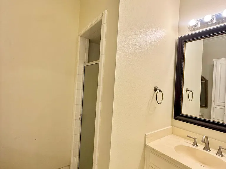 621 W Woodruff Dr — Photo 15