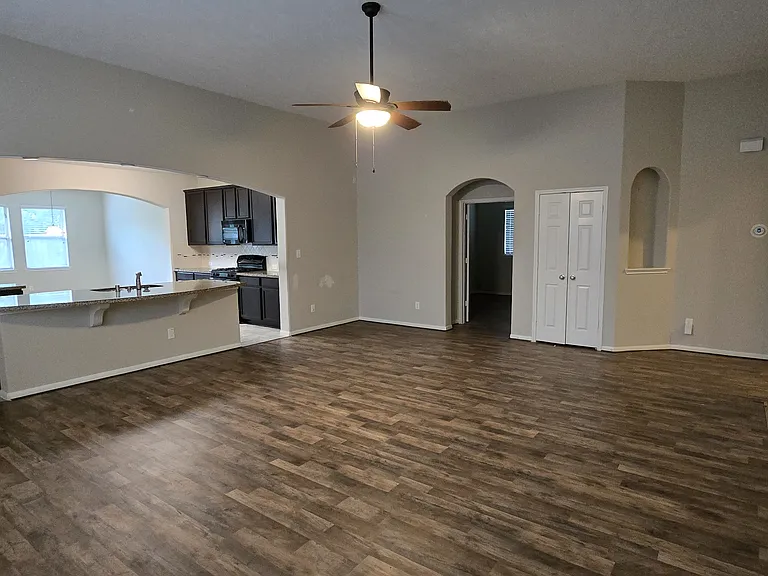1931 Stieler Dr — Photo 3