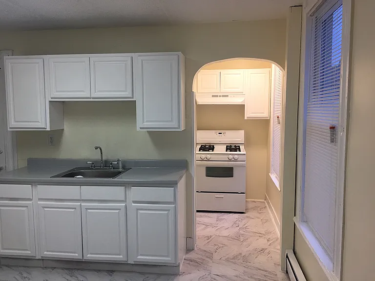 28 Cedar St #1 — Photo 13