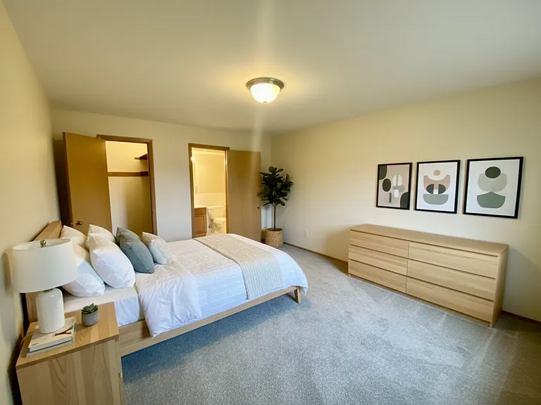 Indian Village Apartments — Photo 20