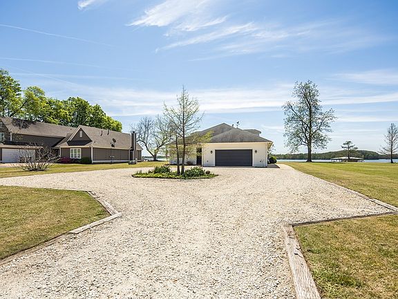 3rd image of 1299 Bream Rd