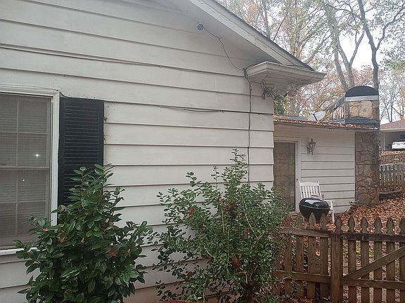 4th image of 215 Canyon Dr