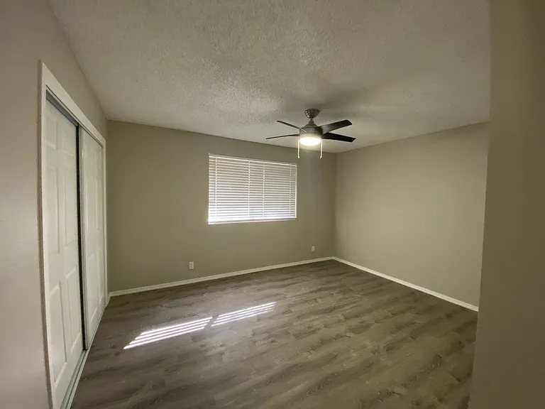 6243-6249 E Greenway Cir — Photo 35