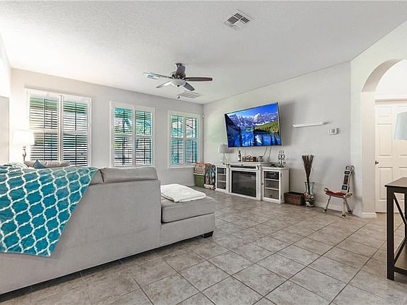3rd image of 4927 Scenic Vista Dr