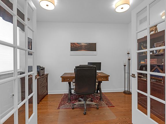 4th image of 106 N Kenilworth Ave