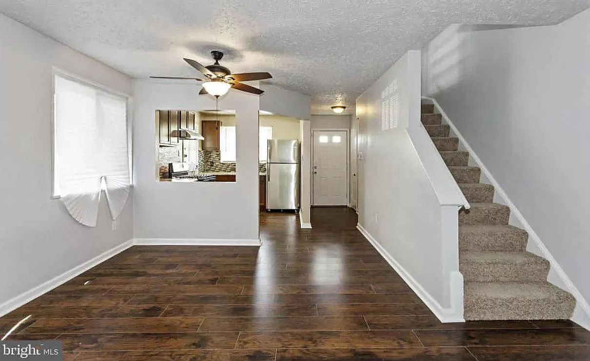 828 Neptune Ave photo 1