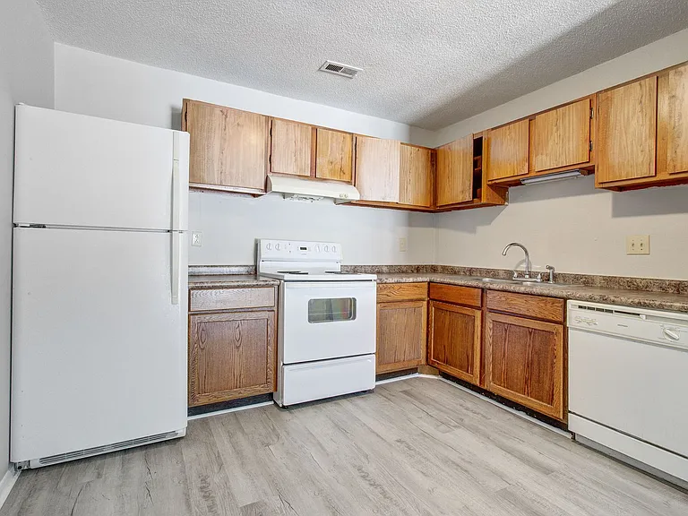 Lamplighter Apartments — Photo 7