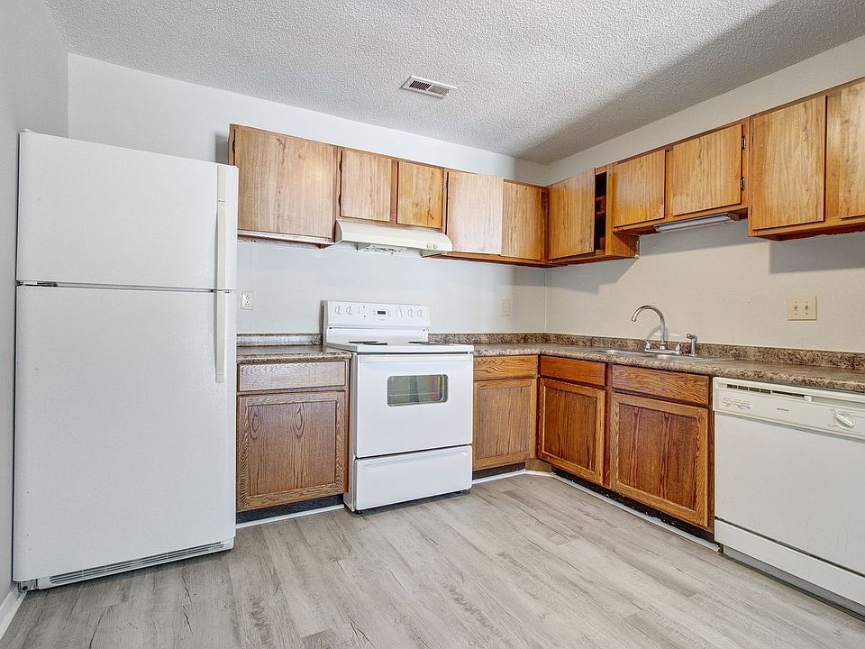 2nd image of 197 Lamplighter Ln #7C