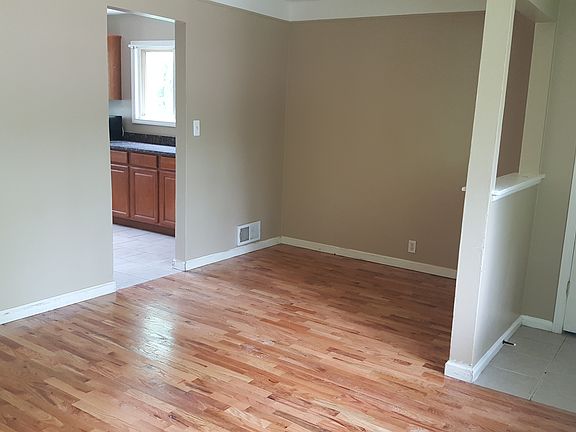 3rd image of 299 W Hopkins Ave