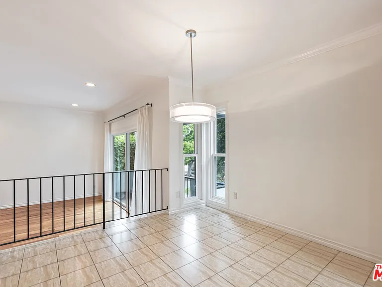 1226 Franklin St #4 — Photo 9