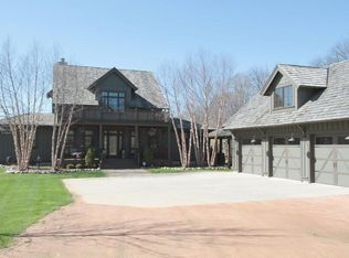 675 W Dean Rd, River Hills, WI 53217