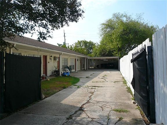 Carport and Entraince