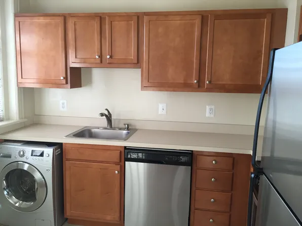 11 8th St SE APT 21, Washington, DC 20003