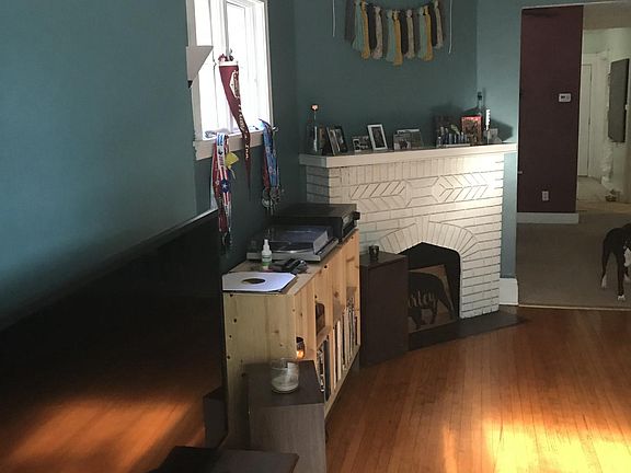 3rd image of 1546 Delaware Ave
