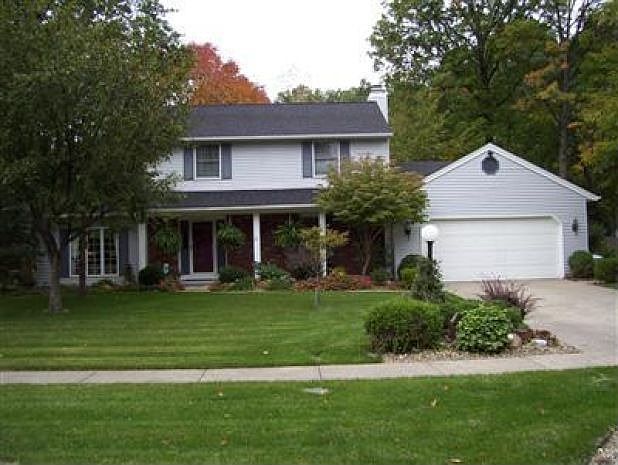 1st image of 318 Greenbriar Dr