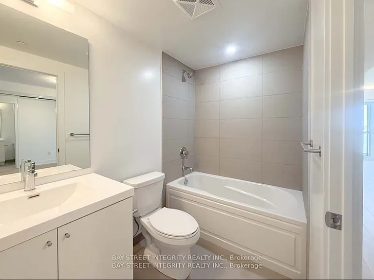 2545 Simcoe St N #420 — Photo 4