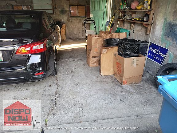 2nd image of 1121 W 21st St