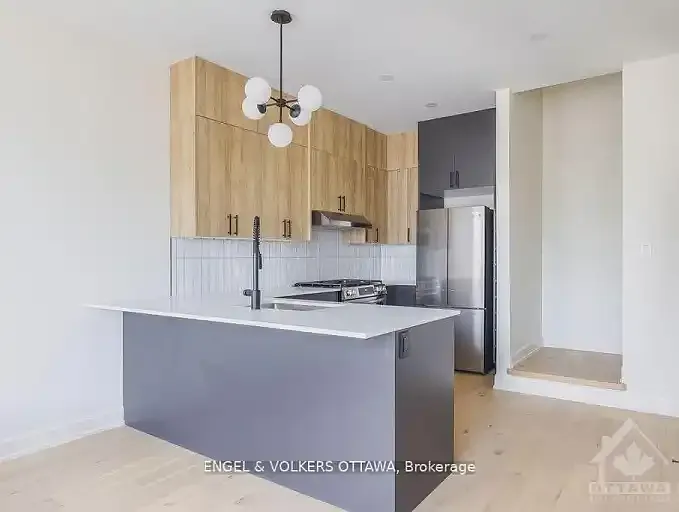 136 Carillon St #1A — Photo 3