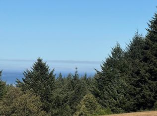 5 Spring Rd, Whitethorn, CA 95589