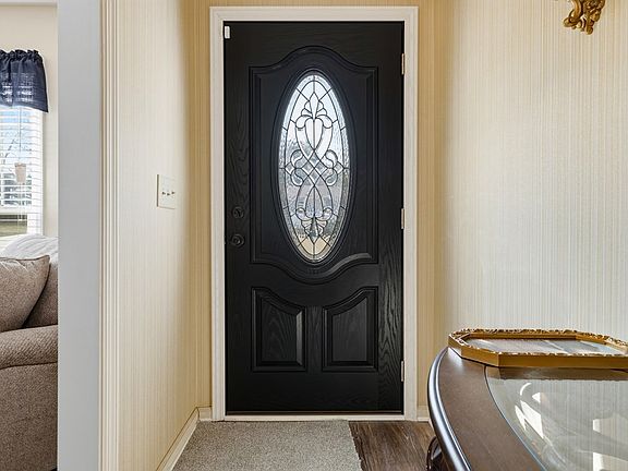4th image of 632 Georgia Dr