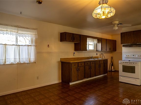 4th image of 405 Halcyon Ave