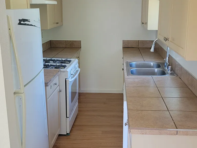 155 N C St #1/2 — Photo 6