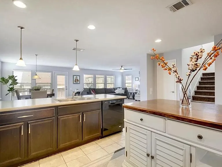 9016 Ridgewell Rd — Photo 11