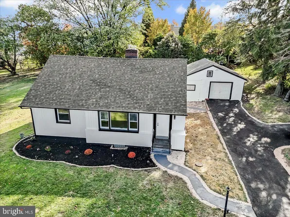 145 Glencrest Rd, Coatesville, PA 19320