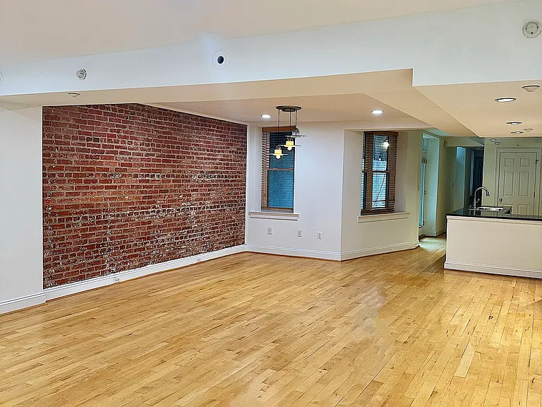 1220 N St NW #1 — Photo 5