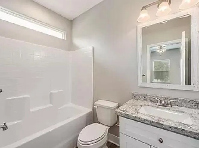 112 Sterling St #A — Photo 8