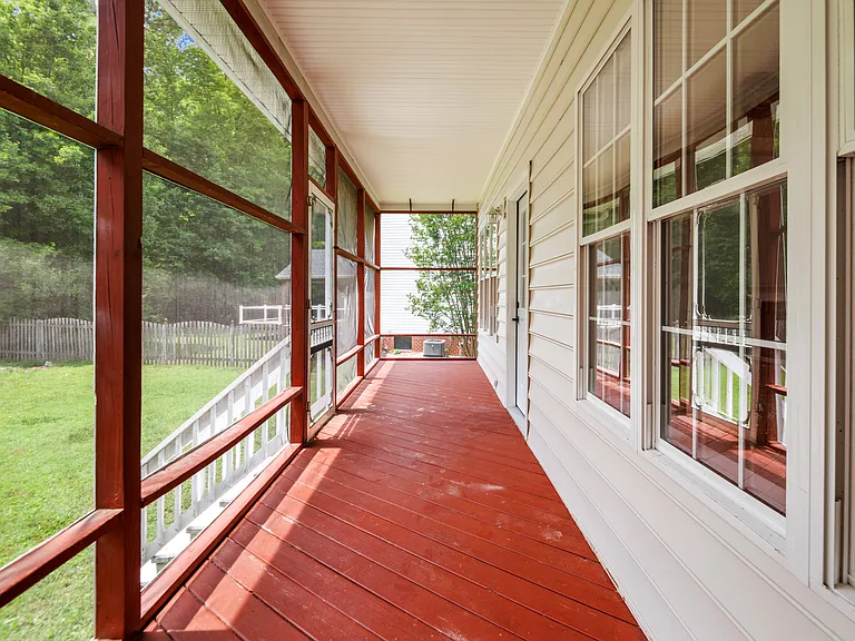 619 Greyshire Dr — Photo 24