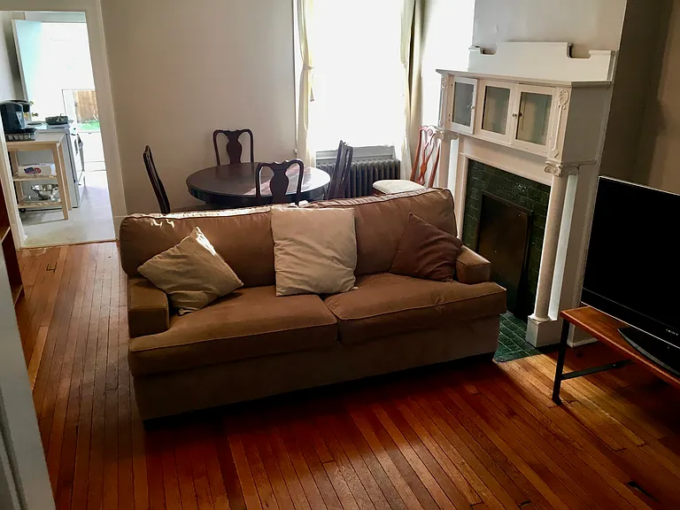 1104 Portland St #1 — Photo 2
