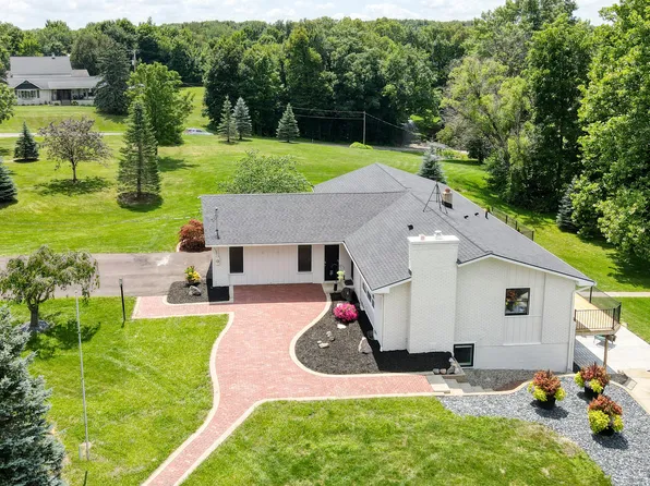 841 Parsons St SW, Grandville, MI 49418