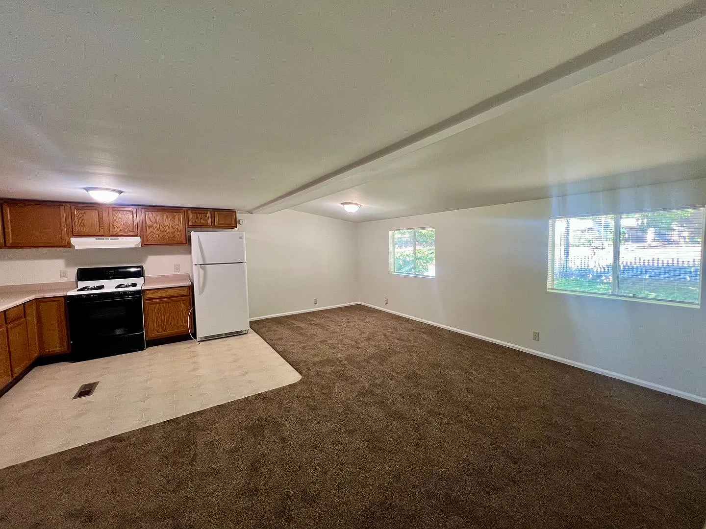 Unfurnished, 1-Year Long-Term Rental — Photo 4