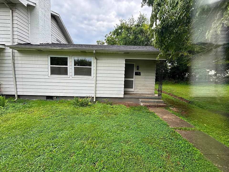 1099 Fairview Rd #A