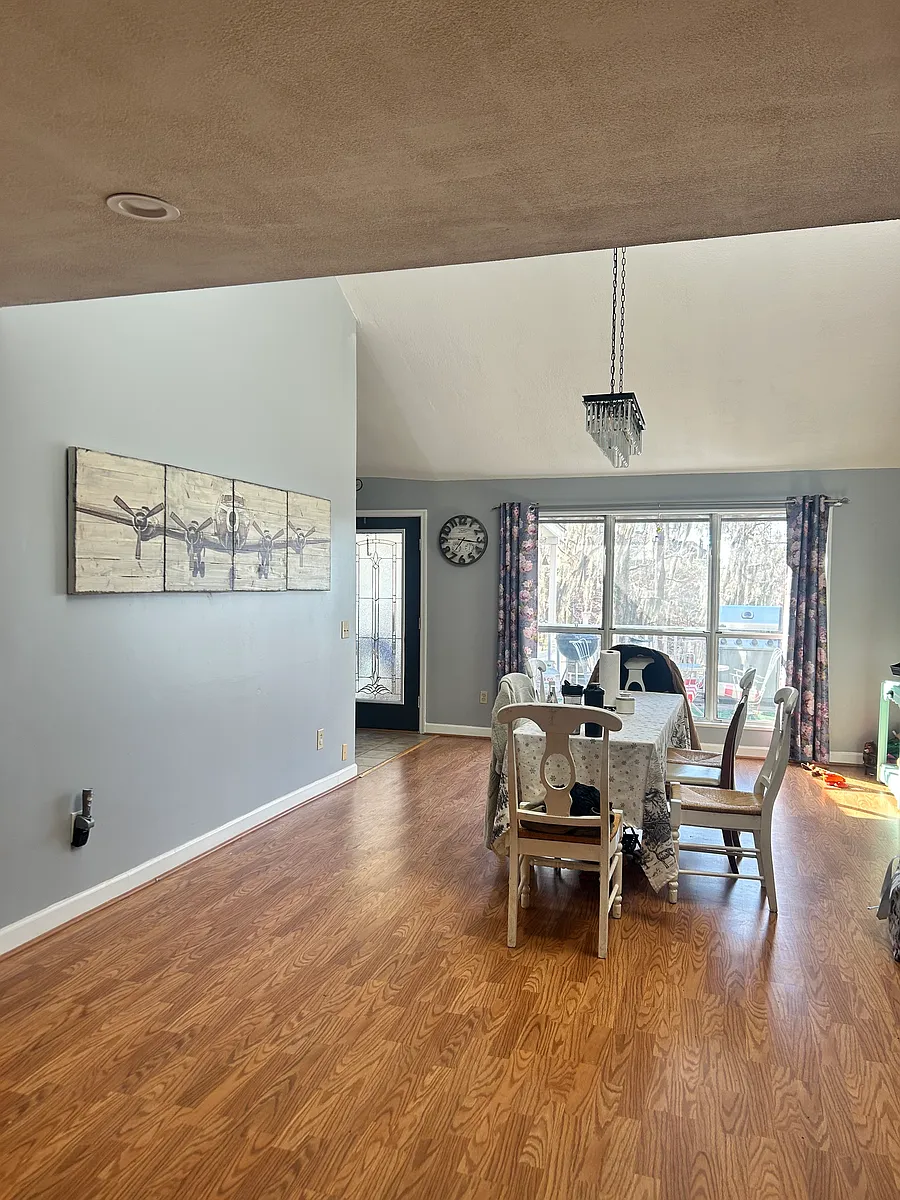 Building Photo - 555 Shady Acres Dr