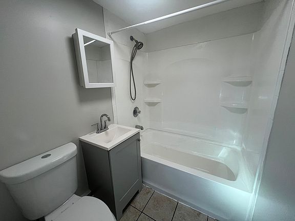 3rd image of 93 Butler St Floor 2