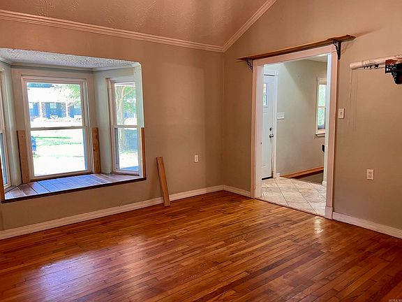 5th image of 825 Evans Dr