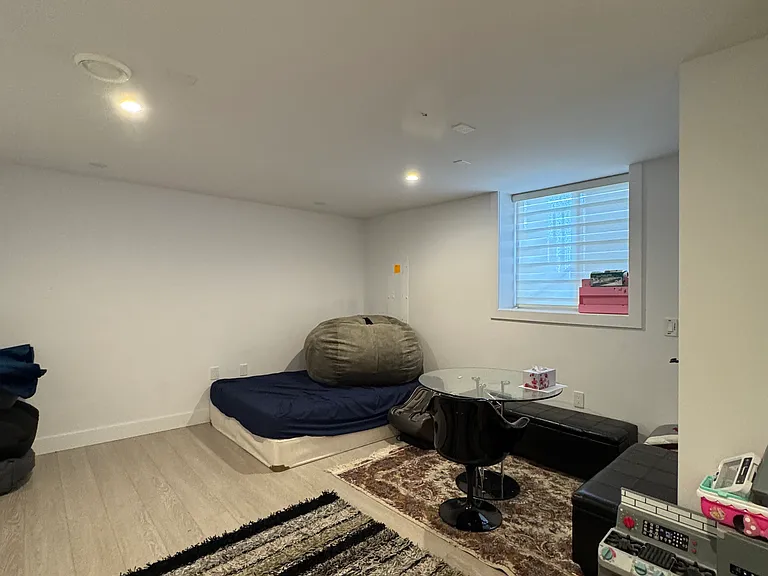 1250 Mitchell St — Photo 15