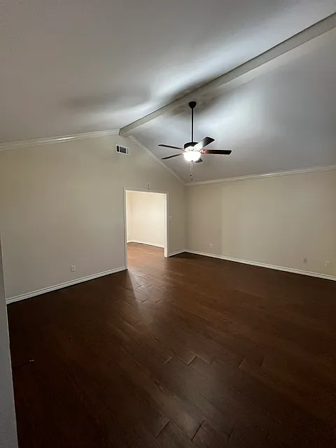 3 bed, $1,650 — Photo 2