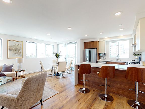 5th image of 1143 Glenville Dr #403