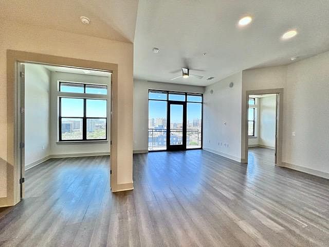 1st image of 3331 Oak Grove Ave #1301