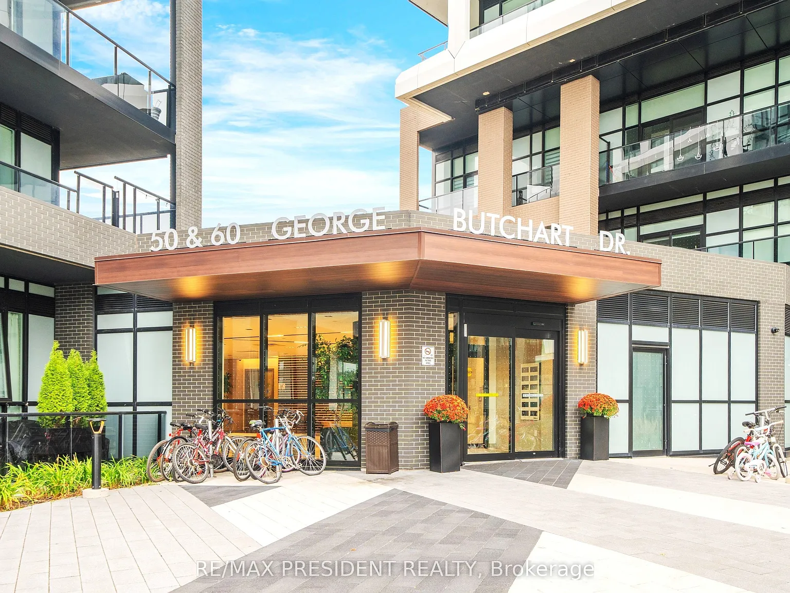 1 bed, $2,000 — Photo 1