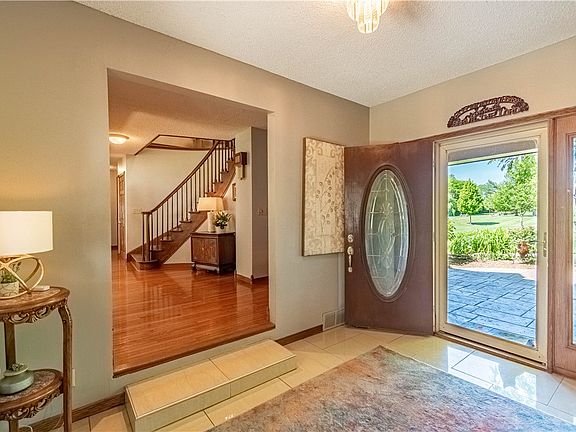 3rd image of 5668 Mayberry Ct
