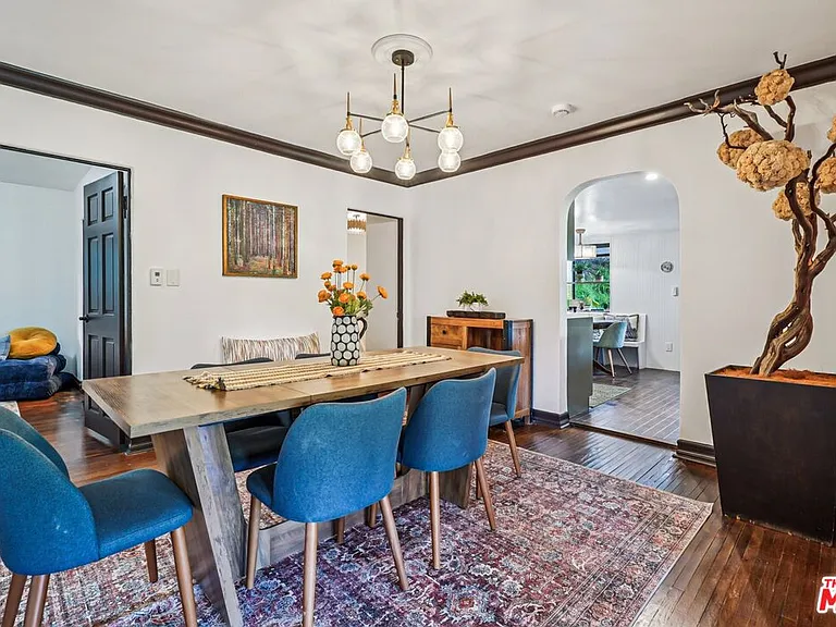 8718 Crescent Dr — Photo 13